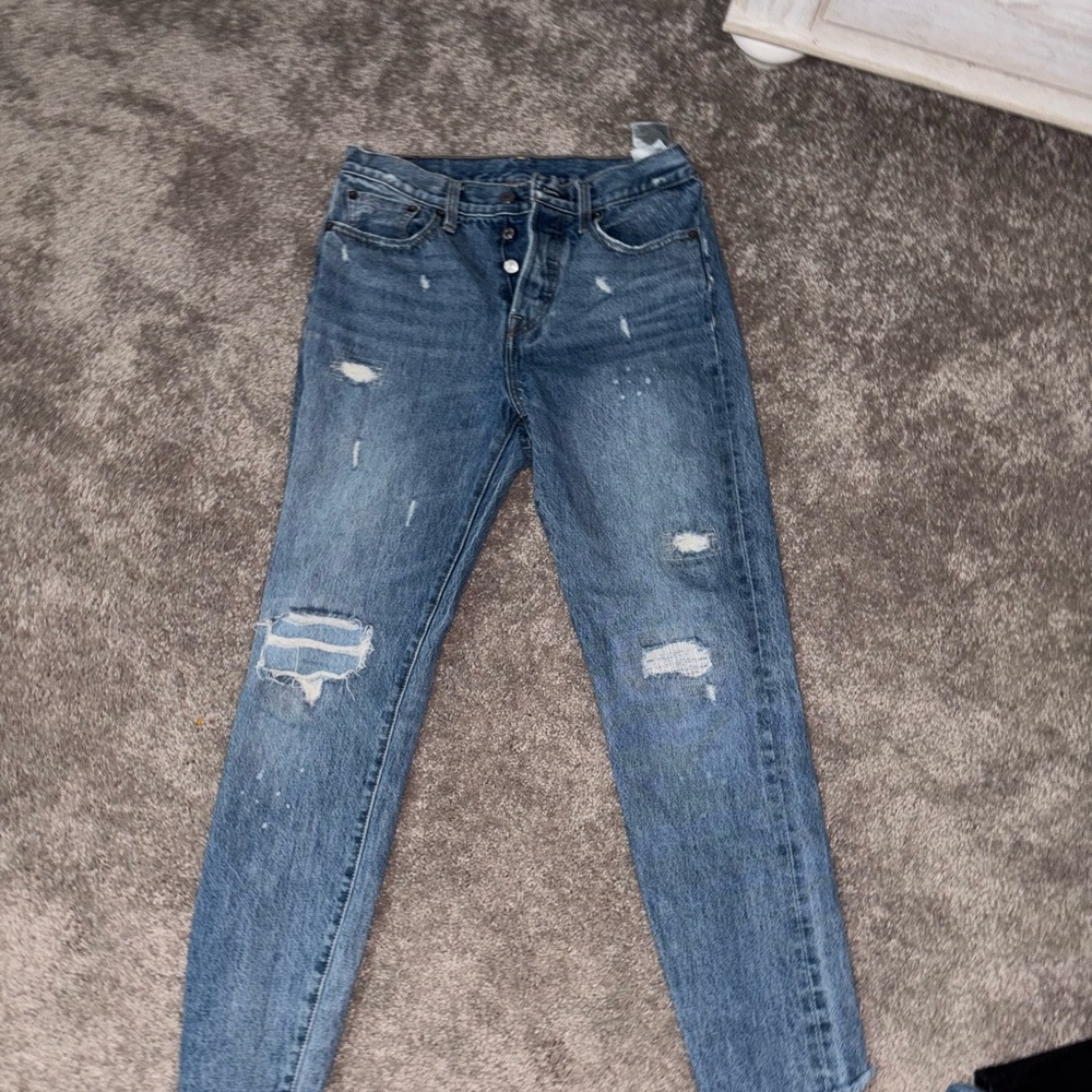 Levis Distressed Women's Jeans